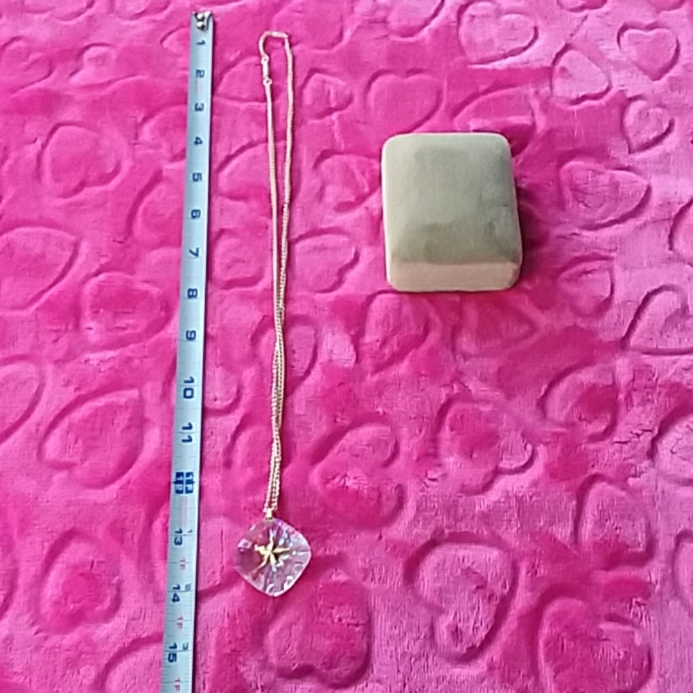 BDA SHIMMERING 24" GOLD CHAIN SHELL NECKLACE - Picture 4 of 5
